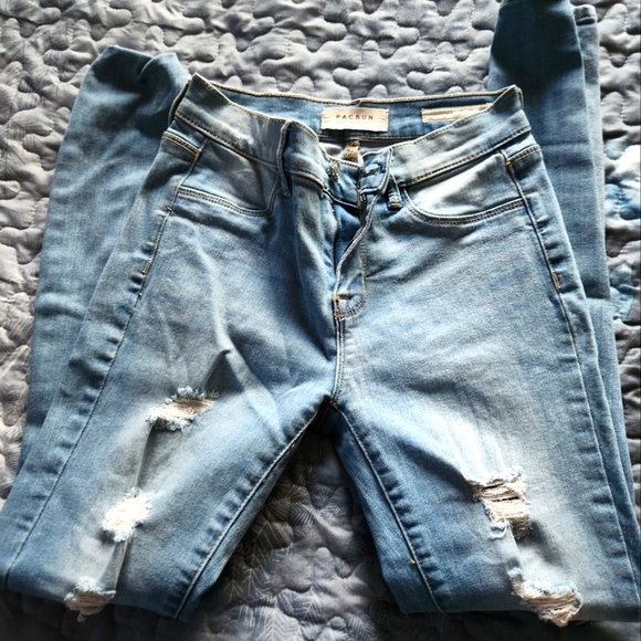PacSun Denim - Womens pacsun distressed jegging